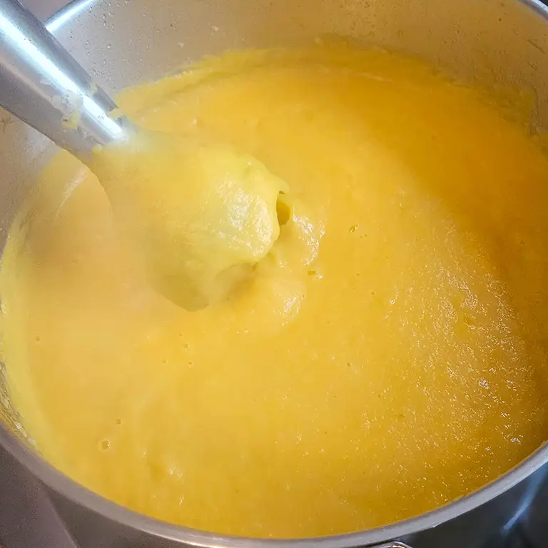 cremige Butternutkürbis-Suppe