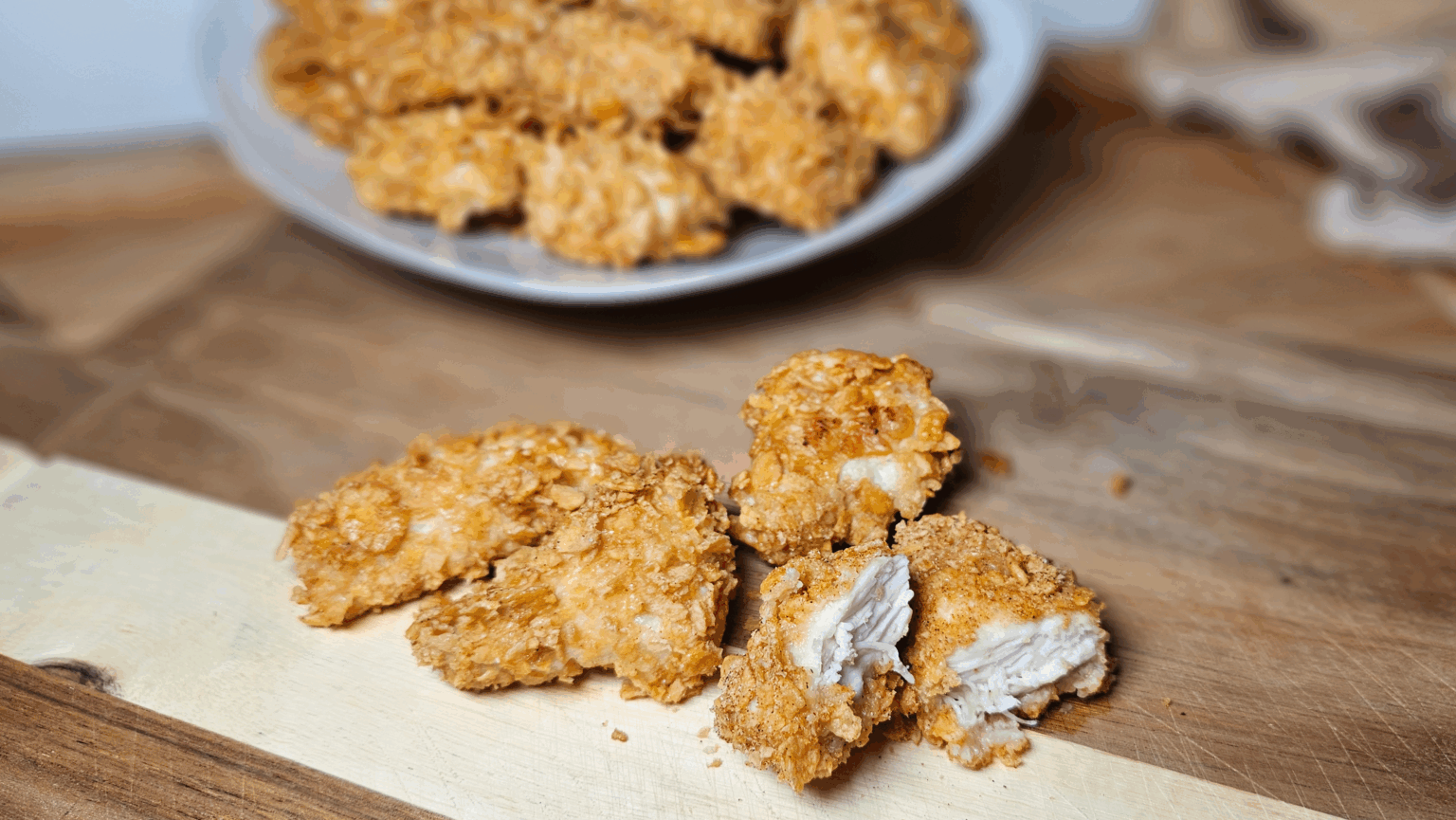 Crispy Nuggets – knusprige Chicken Nuggets mit Cornflakes-Panade (ohne ... Crispy Nuggets – knusprige Chicken Nuggets mit Cornflakes-Panade (ohne ...